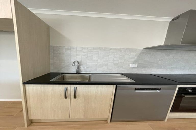 Photo of property in 17 Pipi Crescent, Tuakau, 2121