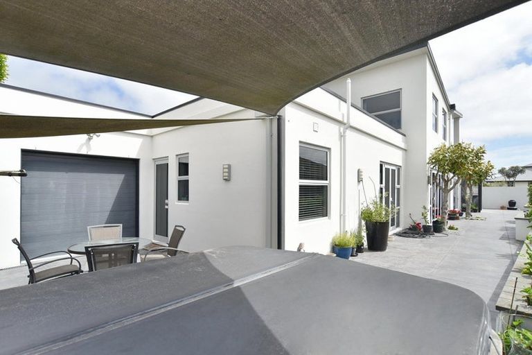 Photo of property in 2 Brookwater Avenue, Northwood, Christchurch, 8051