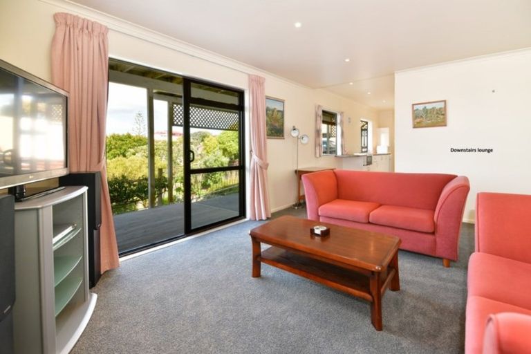 Photo of property in 19 Moffat Road, Red Beach, 0932