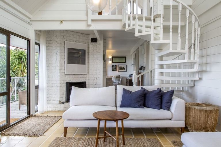 Photo of property in 47 Grand View Road, Leigh, 0985