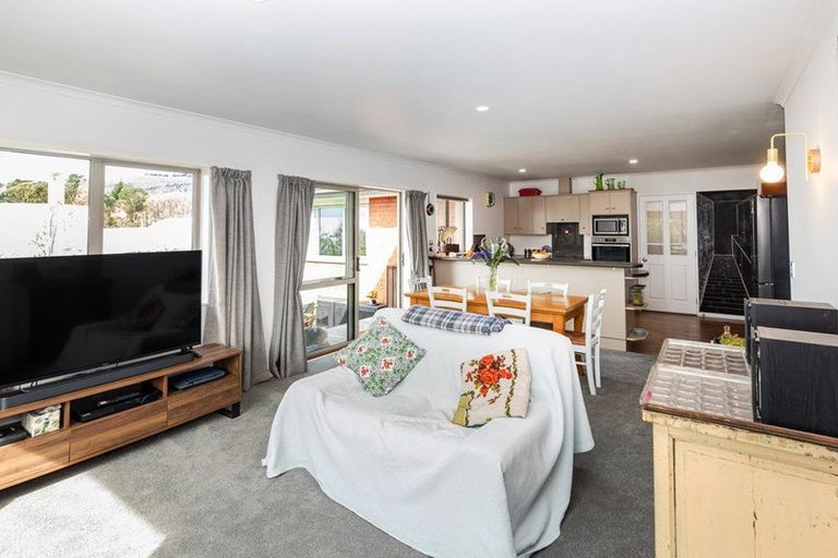 Photo of property in 7 Gilders Grove, Heathcote Valley, Christchurch, 8022