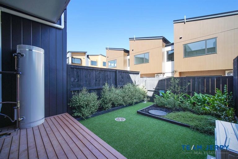 Photo of property in 13 Sun Orchid Avenue, Wiri, Auckland, 2104