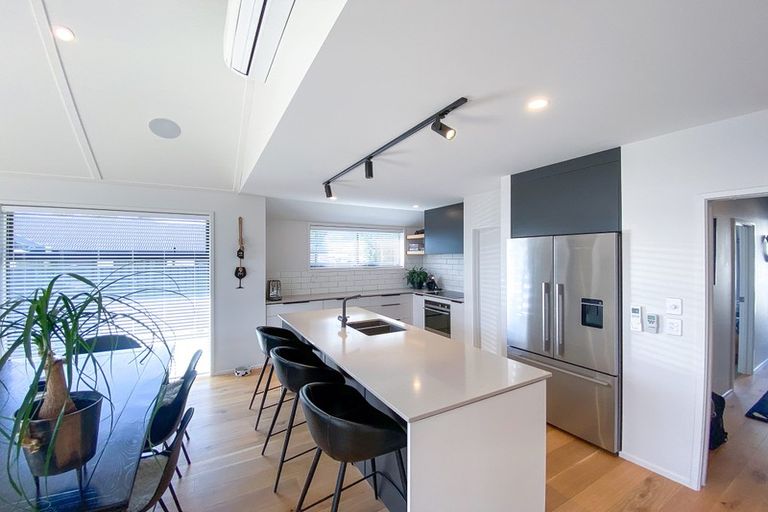 Photo of property in 48 Stratford Drive, Mount Pisa, Cromwell, 9383