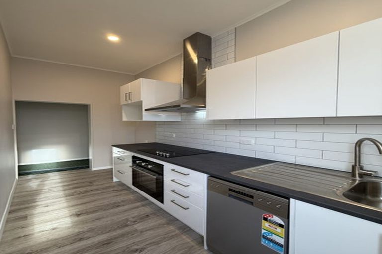 Photo of property in 61-61a Brougham Street, Mount Victoria, Wellington, 6011