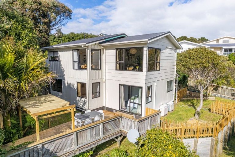 Photo of property in 79 Sea Vista Drive, Pukerua Bay, 5026