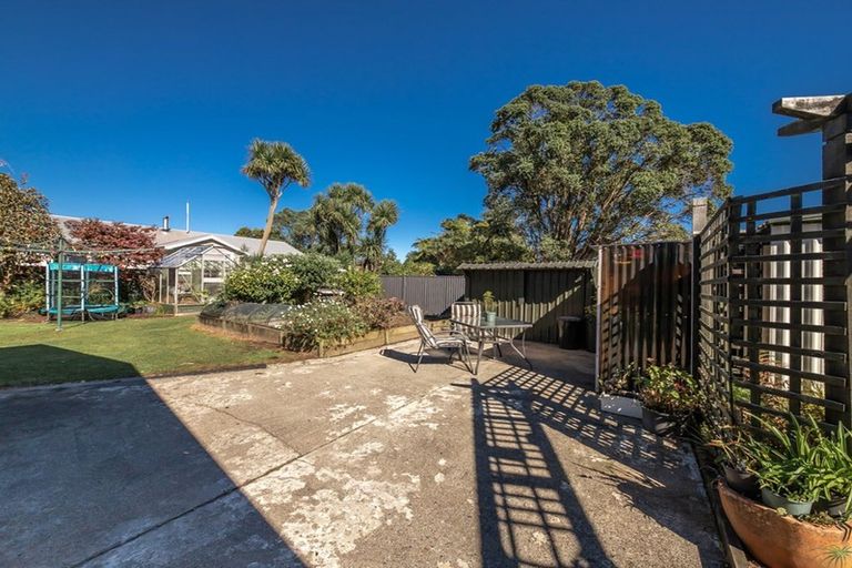 Photo of property in 92 Russell Street, Westport, 7825