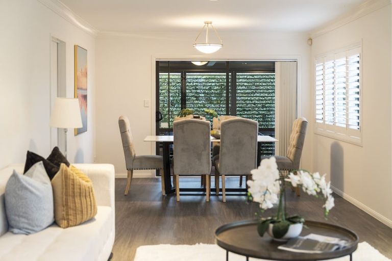 Photo of property in 54 Sapperton Drive, Henderson, Auckland, 0612