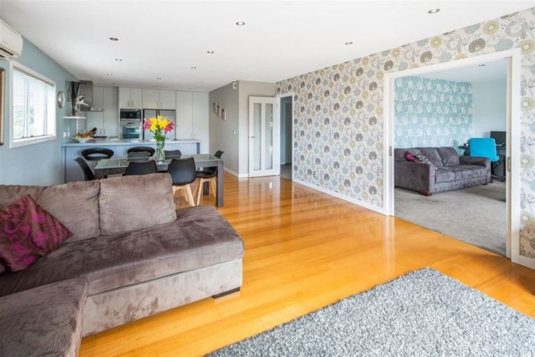 Photo of property in 48a Winsley Terrace, Churton Park, Wellington, 6037