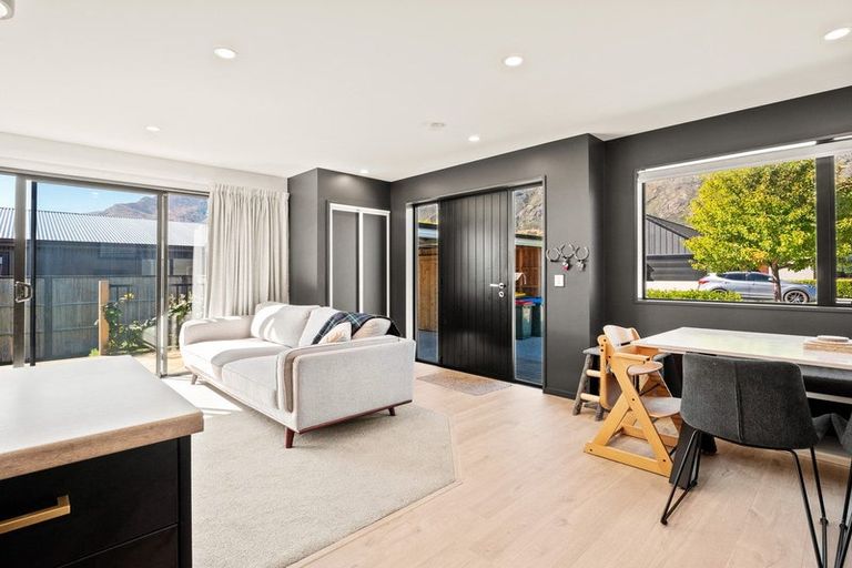 Photo of property in 19 Maize Street, Jacks Point, Queenstown, 9371