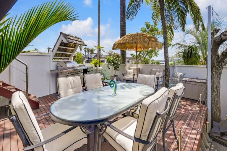 Photo of property in 10 Takutai Avenue, Bucklands Beach, Auckland, 2012