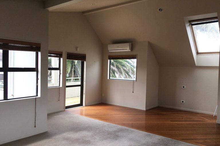 Photo of property in 2b Braemar Road, Castor Bay, Auckland, 0620