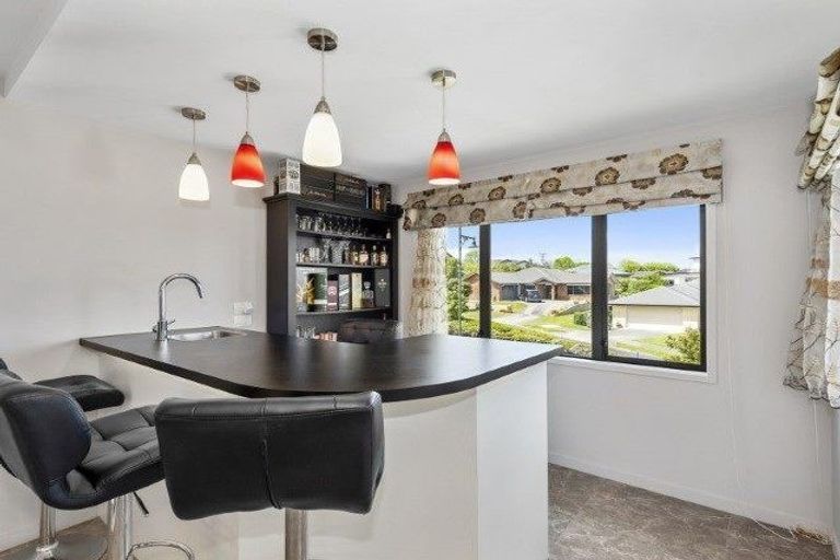 Photo of property in 35 Heathfield Avenue, Huntington, Hamilton, 3210