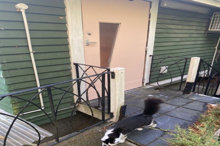 Photo of property in 21 Nikau Road, Point Howard, Lower Hutt, 5013