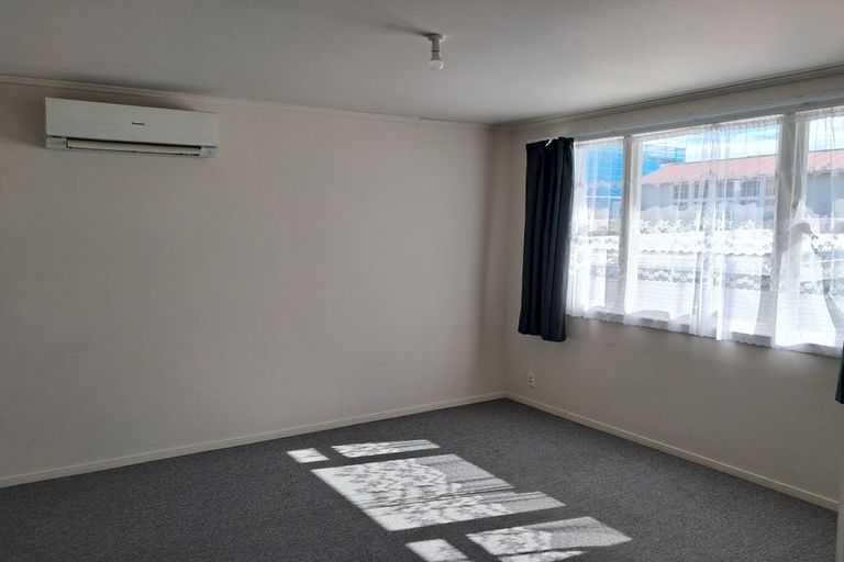 Photo of property in 32 Pendarves Street, New Plymouth, 4310