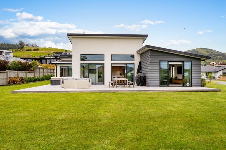 Photo of property in 25 Heathfield Drive, Mosgiel, 9024