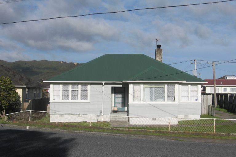 Photo of property in 22 Kowhai Street, Naenae, Lower Hutt, 5011