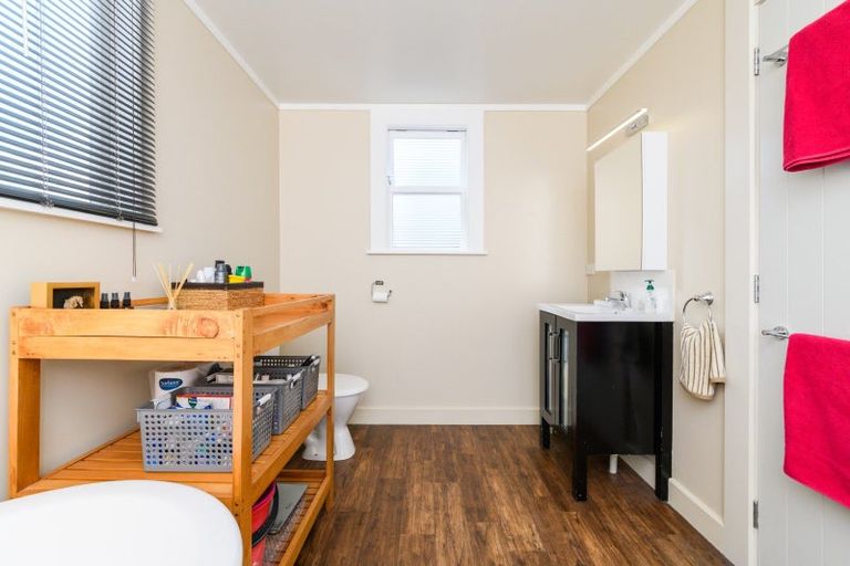 Photo of property in 8 Toia Street, Marton, 4710