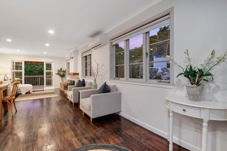 Photo of property in 3 Moffat Road, Red Beach, 0932