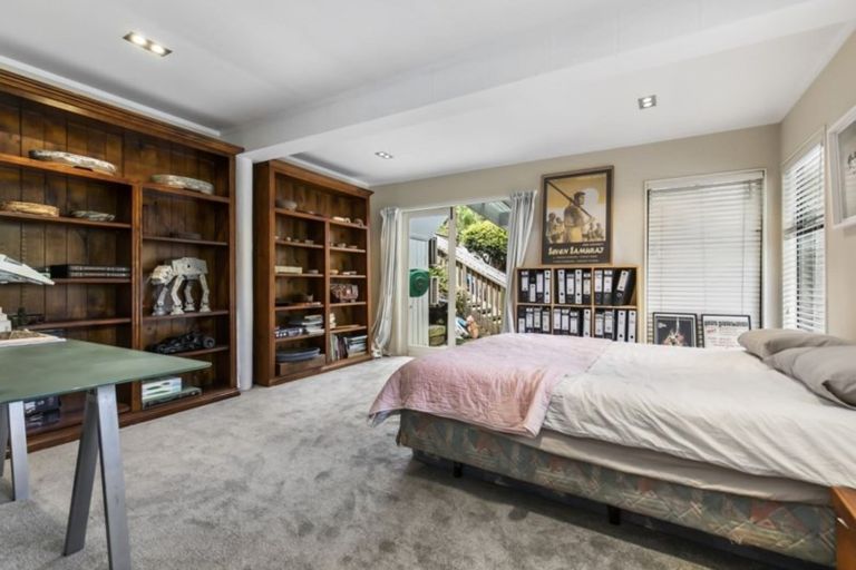 Photo of property in 2/24 Colonial Road, Birkenhead, Auckland, 0626