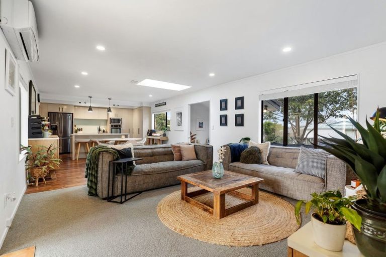 Photo of property in 25 Sunningdale Street, Wattle Downs, Auckland, 2103