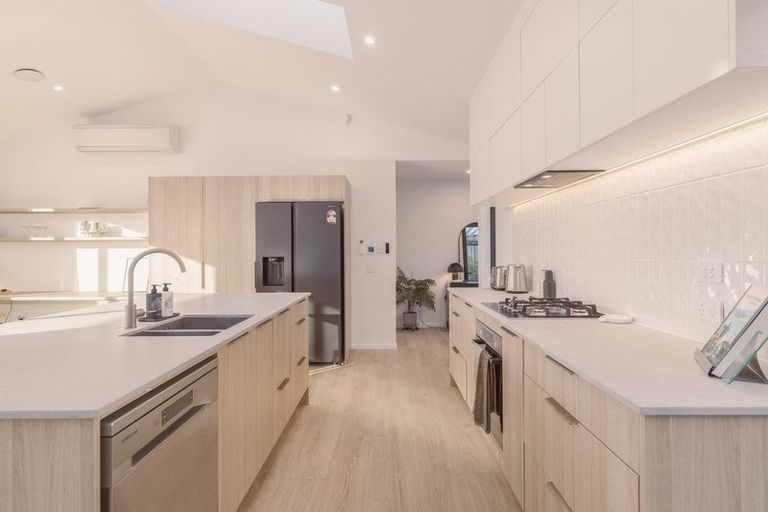 Photo of property in 4 Godley Quay, Lyttelton, 8082