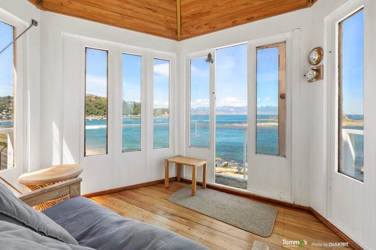 Photo of property in 326 The Esplanade, Island Bay, Wellington, 6023