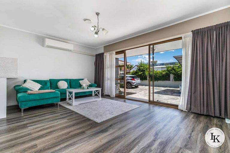 Photo of property in 287 Great South Road, Manurewa, Auckland, 2102