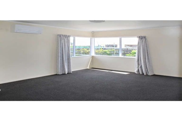 Photo of property in 55 Geraldine Crescent, Cloverlea, Palmerston North, 4412