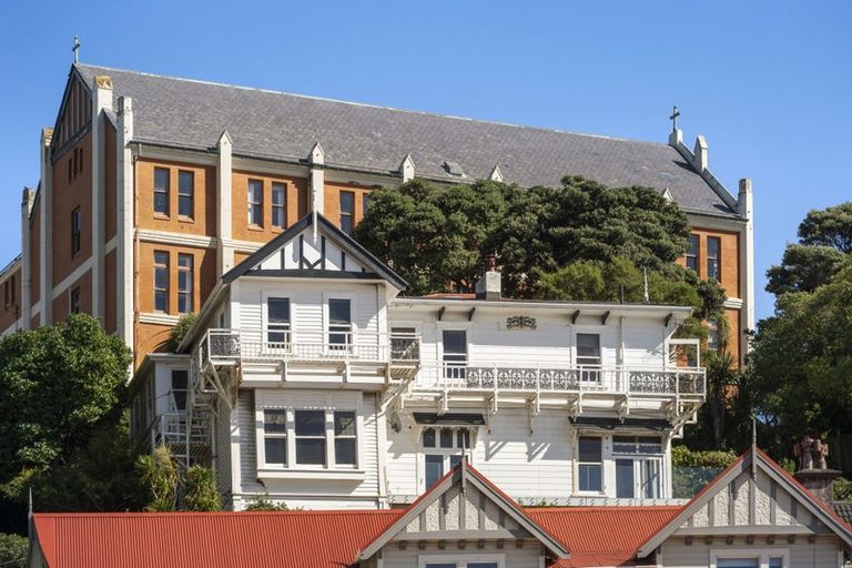 Photo of property in 3 Oriental Terrace, Oriental Bay, Wellington, 6011