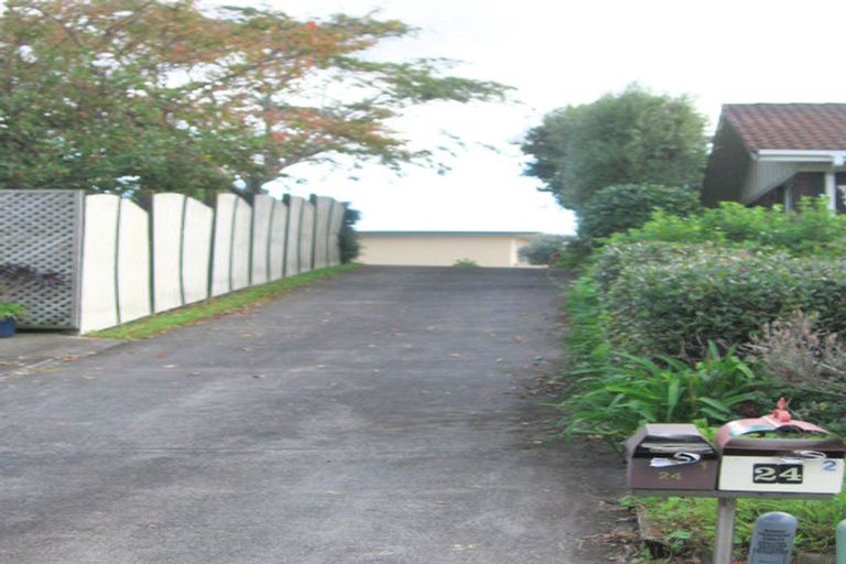 Photo of property in 2/24 Kentigern Close, Pakuranga, Auckland, 2010