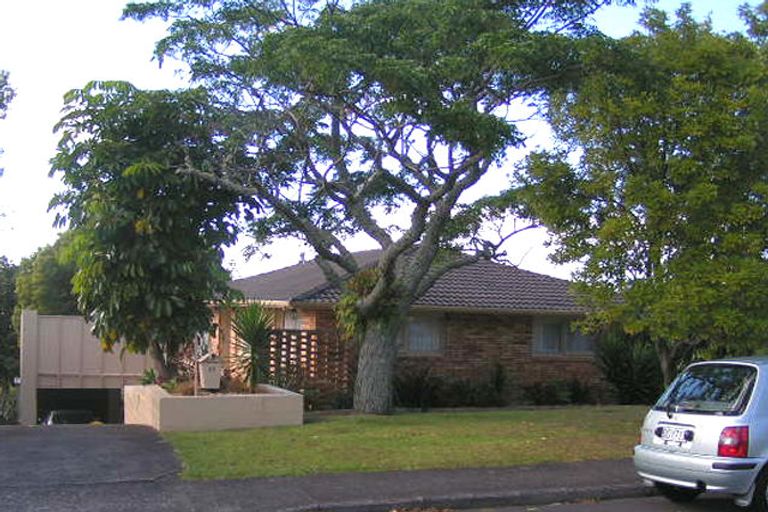 Photo of property in 27 Meadowvale Avenue, Forrest Hill, Auckland, 0620