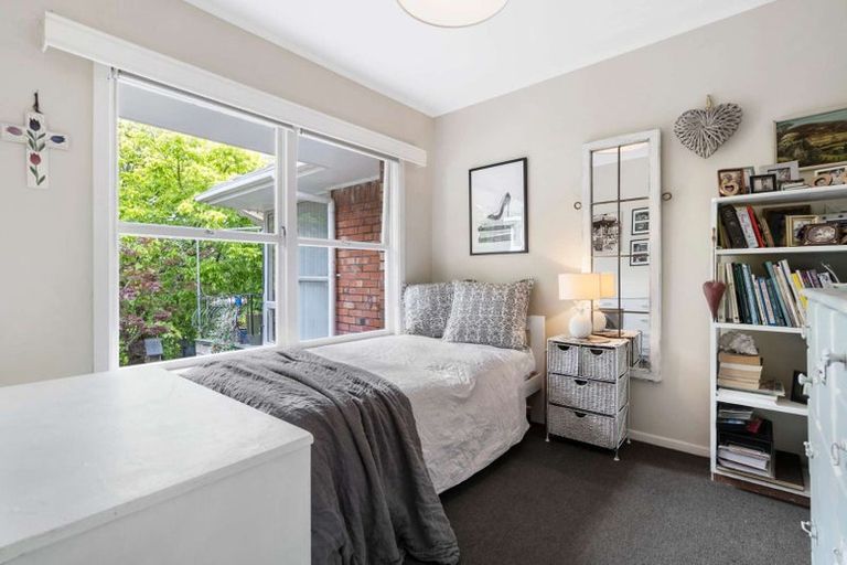 Photo of property in 1/20 Saint Peters Street, Northcote, Auckland, 0627