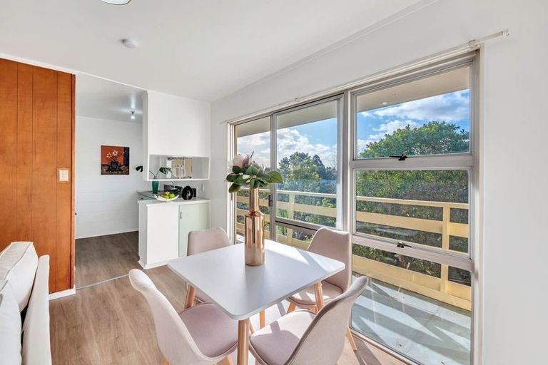 Photo of property in 2/19 Copley Street, New Lynn, Auckland, 0600