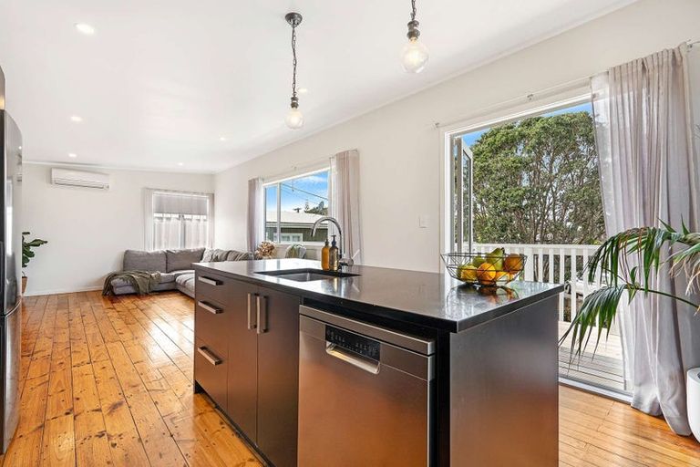 Photo of property in 8 James Mcleod Road, Shelly Beach, Helensville, 0874