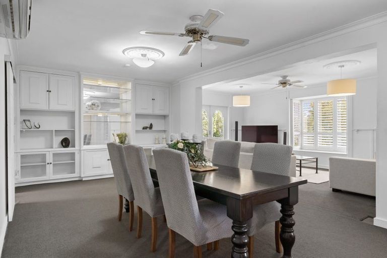 Photo of property in 15 Taioma Crescent, Te Atatu Peninsula, Auckland, 0610