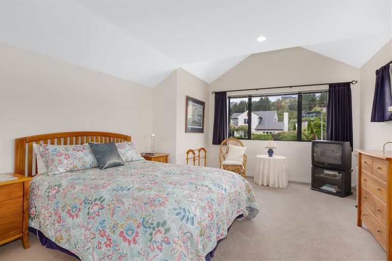 Photo of property in 28 Navigation Drive, Whitby, Porirua, 5024