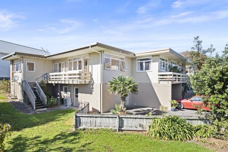 Photo of property in 2/17 Kent Street, Waiuku, 2123