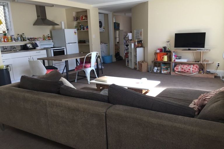 Photo of property in 7 Douglas Street, Mount Cook, Wellington, 6021