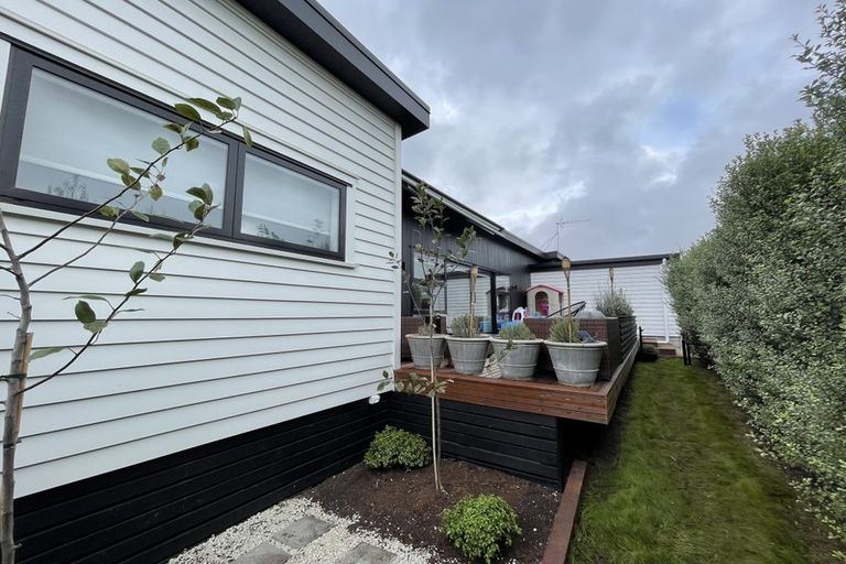 Photo of property in 16 Puriri Road, Pukekohe, 2120