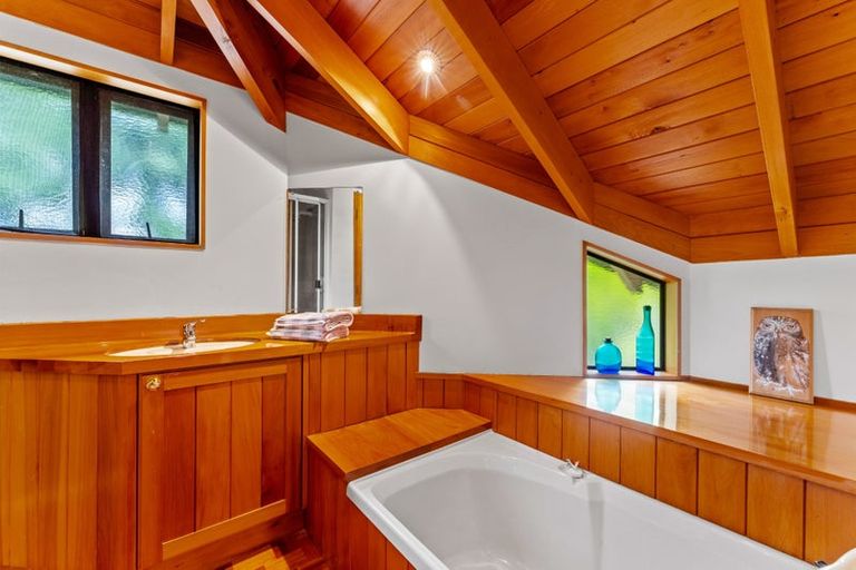 Photo of property in 2/62 Beach Road, Castor Bay, Auckland, 0620