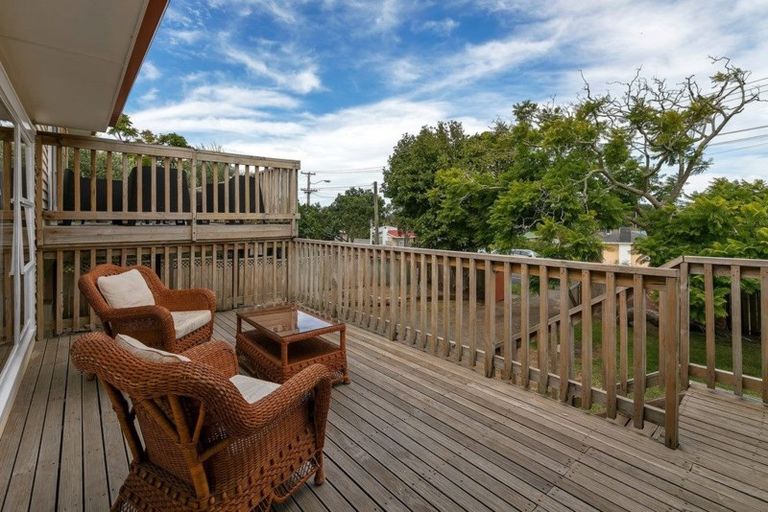 Photo of property in 40 Mountain Road, Mangere Bridge, Auckland, 2022