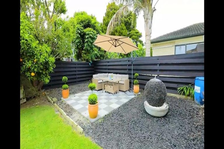 Photo of property in 328 Great South Road, Opaheke, Papakura, 2113