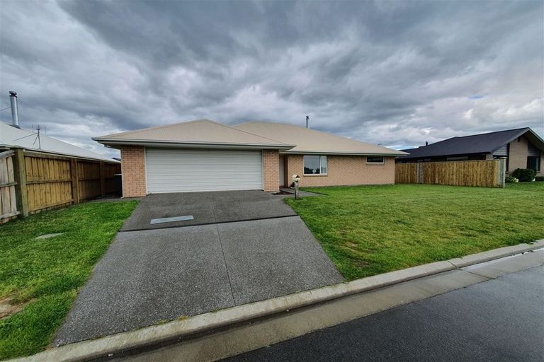 Photo of property in 16 Mclenaghan Road, Rolleston, 7614