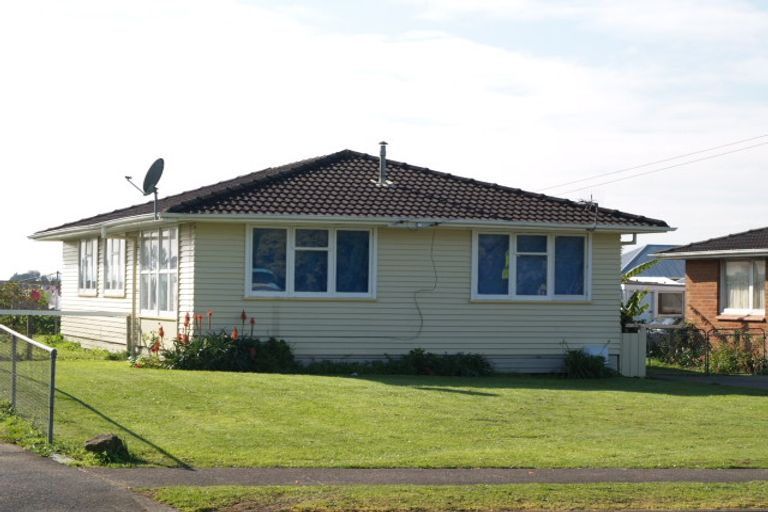 Photo of property in 128 Robertson Road, Mangere East, Auckland, 2024