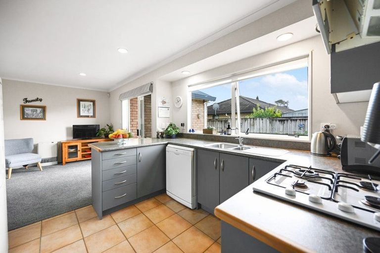 Photo of property in 27 Northmeadow Drive, Rototuna, Hamilton, 3210