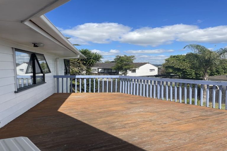 Photo of property in 11 Santiago Crescent, Unsworth Heights, Auckland, 0632
