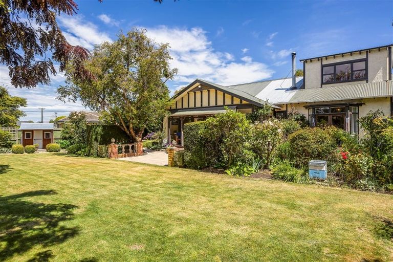 Photo of property in 120 Aorangi Road, Bryndwr, Christchurch, 8053