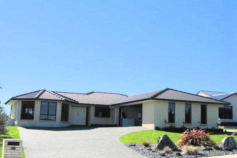 Photo of property in 38 Hikanui Drive, Havelock North, 4130