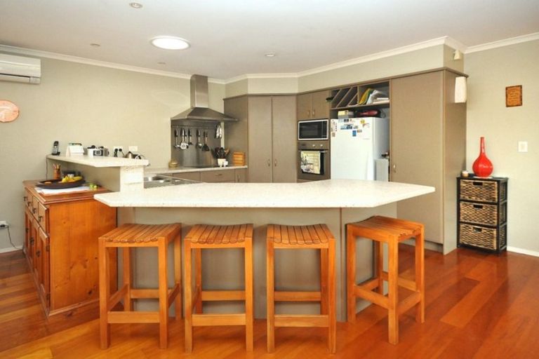 Photo of property in 6 O'sullivan Place, Waiuku, 2123