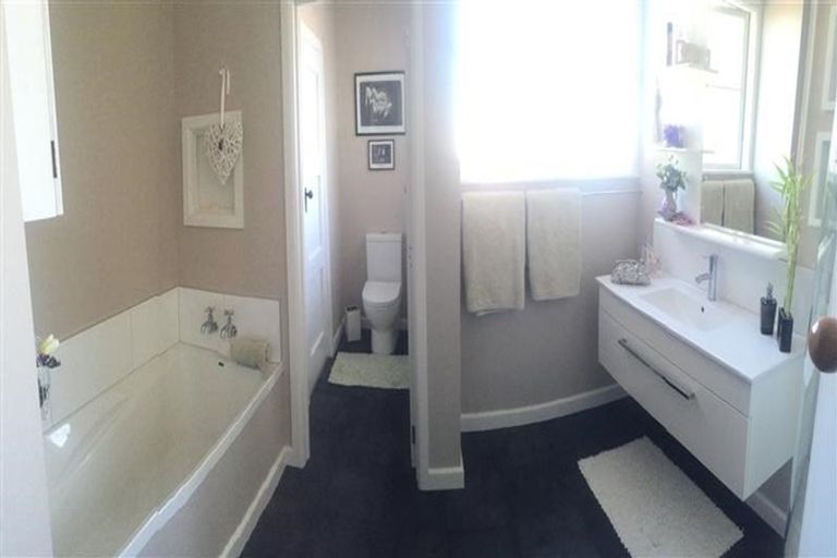 Photo of property in 20 Lee Road, Taradale, Napier, 4112